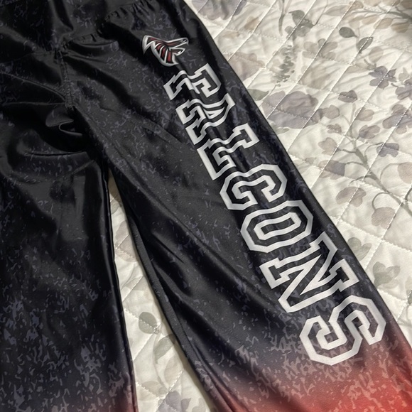 NWOT women’s Falcons leggings XXL - Picture 3 of 5